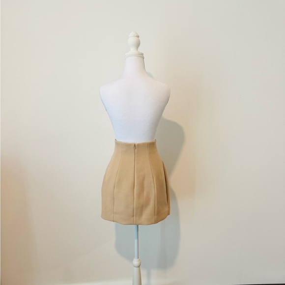 & Other Stories Structured High Waisted Tan Skirt 🤎 - Picture 3 of 5